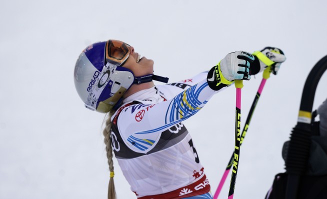 Vonn wins bronze medal in the final race of her career