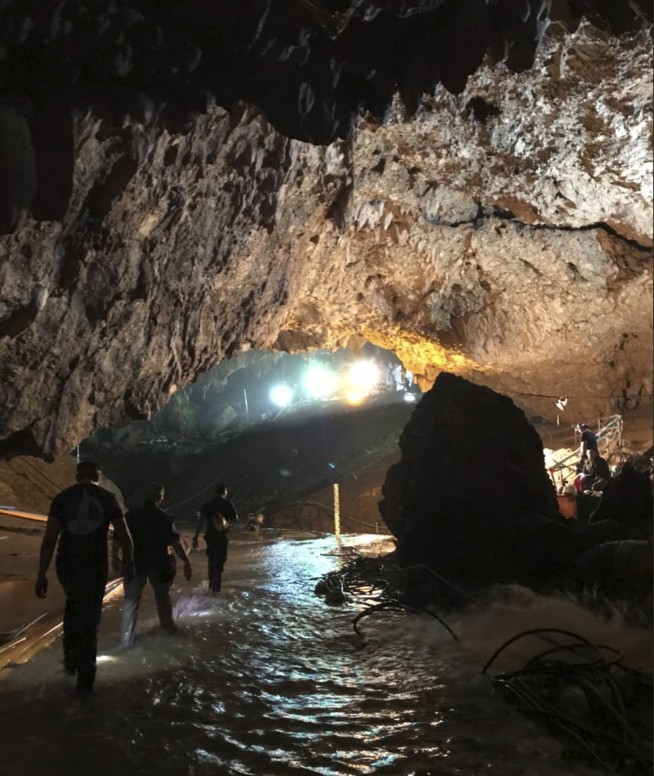 9th boy rescued from flooded cave in northern Thailand