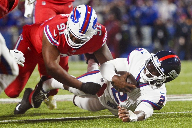 Buffalo Bills hang on -- barely -- in a 14-9 win over the New York Giants