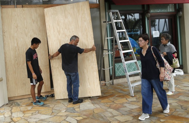 Storm drifts away from Hawaii after 'almost biblical' rains