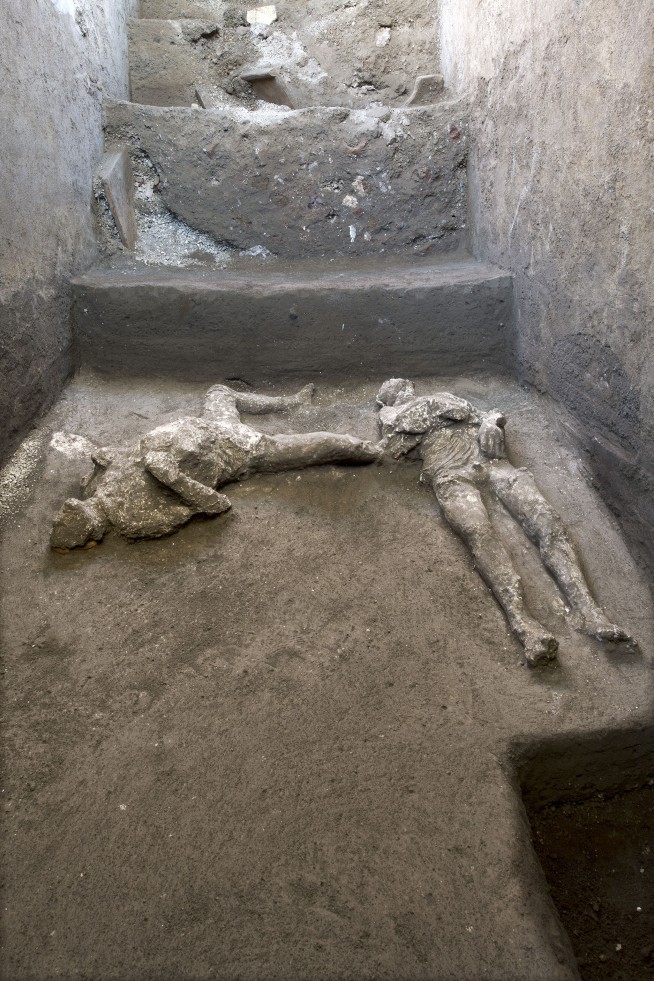 Bodies of man and his slave unearthed from ashes at Pompeii