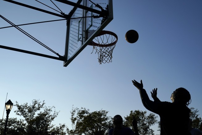 Orthodox Jewish areas in NYC may get virus-related fines