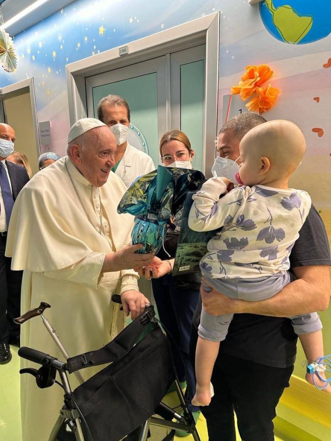 Vatican: Pope OK to leave hospital, has pizza, baptizes baby