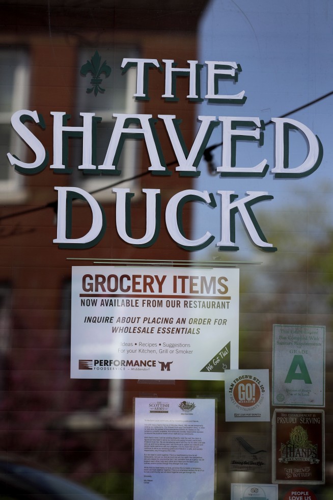 US restaurants turn to grocery sales to help offset losses