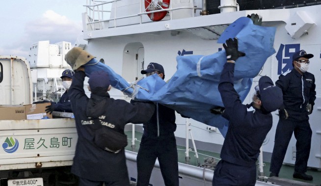 Divers have found wreckage, 5 remains from Osprey aircraft that crashed off Japan, US Air Force says