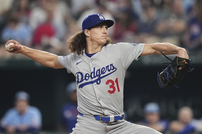 Freddie Freeman's sac fly, six relievers piece together 1-0 Dodgers win over Rangers