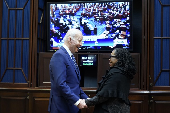 Jackson sworn in, becomes 1st Black woman on Supreme Court