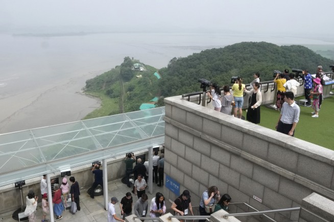 South Korea restarts propaganda broadcasts across border in reaction to North's balloon launches