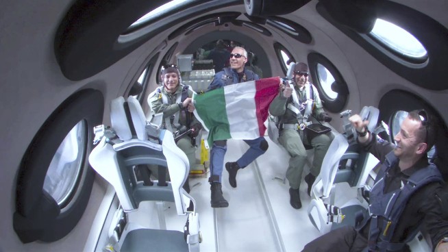 Italian researchers reach the edge of space flying aboard Virgin Galactic's rocket-powered plane