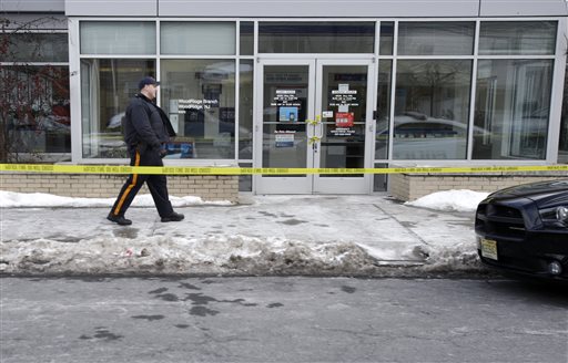 FBI: Powder near Super Bowl appears harmless