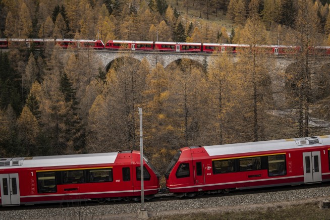 Swiss claim record for world's longest passenger train