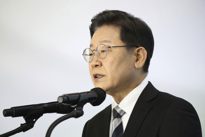 In South Korea, hair loss emerges as new election issue