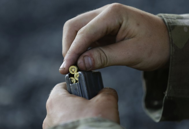Fewer orders, more coaching: Army rookies learn to fire guns