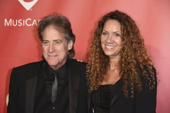 Humorously morose comedian Richard Lewis, who recently starred on 'Curb Your Enthusiasm,' dies at 76