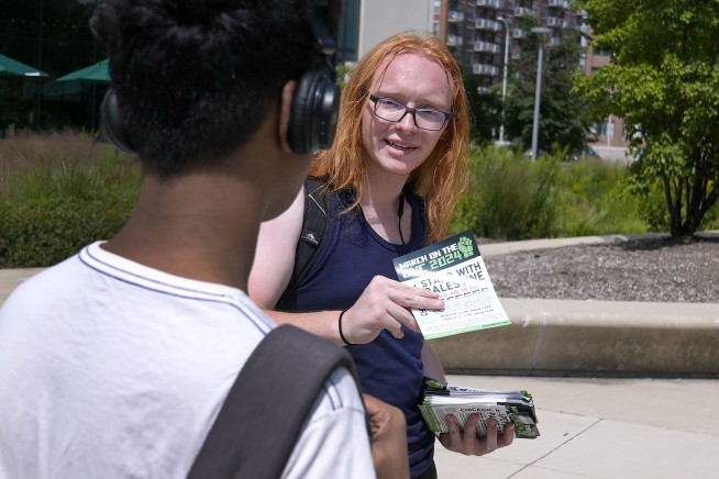 Thousands of activists expected in Chicago for Democratic convention to call for Gaza cease-fire