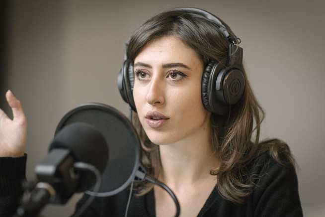 An Italian journalist is freed from detention in Iran and returns home