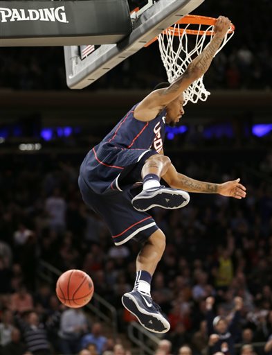 UConn upsets Michigan St 60-54, back to Final Four