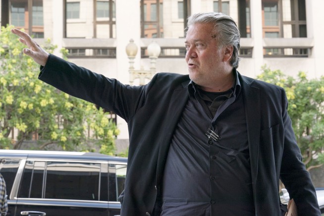 Steve Bannon's defense seeks acquittal then rests case