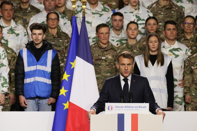 French president unveils new military program for volunteers aged 18 and 19
