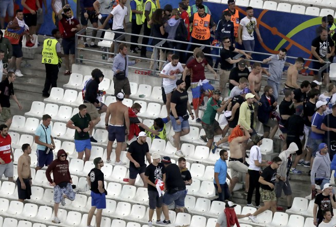 Violence mars England's 1-1 draw with Russia at Euro 2016