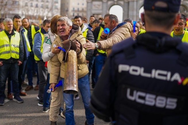 Thousands of farmers advance on Madrid for a major tractor protest over EU policies