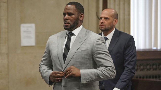 R. Kelly arrested again in Chicago on federal sex charges