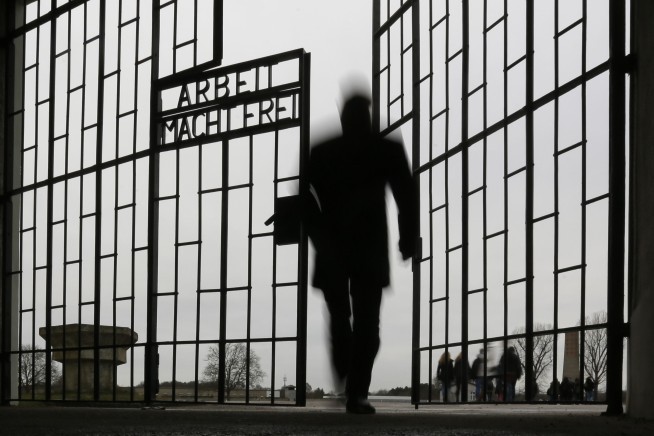 Holocaust victims honored 71 years after Auschwitz liberated