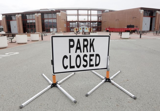 Shutdown Day 12: Lawmakers to hear wall plea at White House