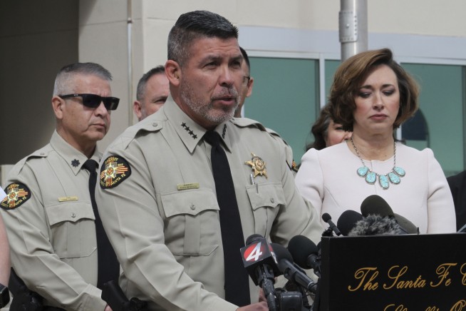 Gene Hackman died at home a week after wife Betsy Arakawa died from hantavirus, authorities say