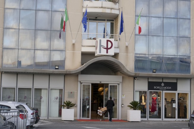 US woman wanted for husband's 2002 death arrested in Rome