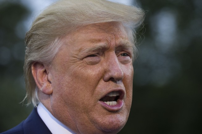 Trump mocks Democrats, vows new tax cut in trip to Baltimore