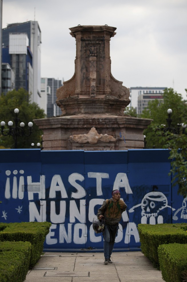 Mexico City marks Columbus Day without statue of Columbus