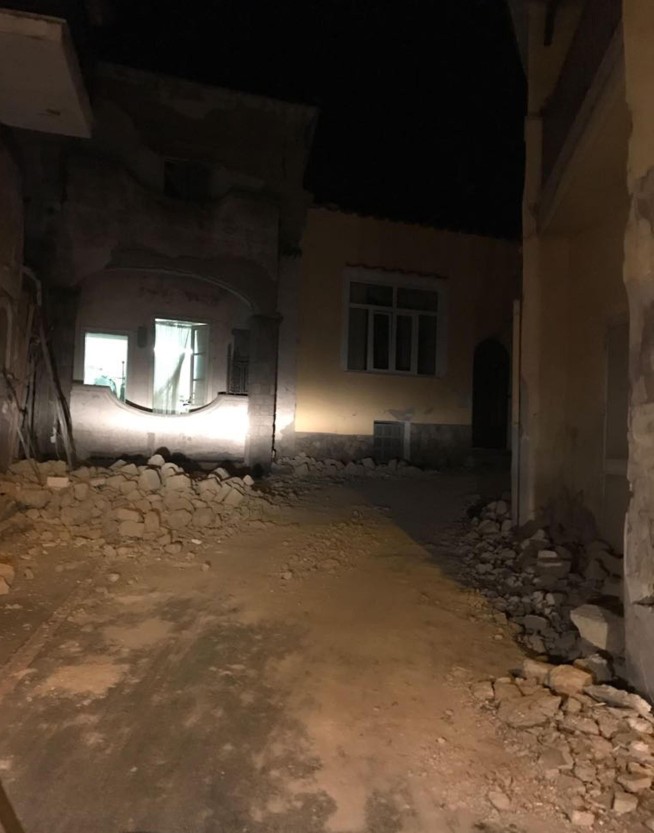 Italy quake rocks resort island of Ischia, at least 1 dead