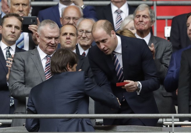 Prince William talks of sadness that family can't meet Diana