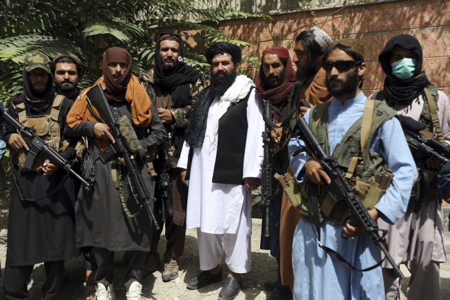 Taliban violently disperse rare protest, killing 1 person
