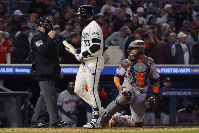 Jose Abreu called out on strikes., 06/18/2023