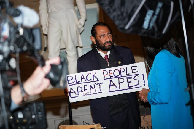 Takeaways from Trump's address: Sales mode on economy, heavy on patriotism, dark turn on Democrats