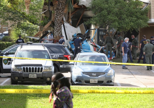 1 Houston police officer killed, 1 injured in copter crash