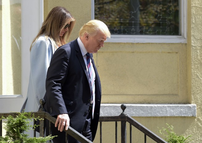 Trump to phase out program protecting young immigrants