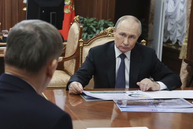 Putin suggests putting Ukraine under UN-sponsored external governance