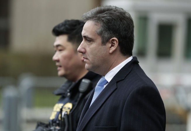 As protectors abandon Trump, investigation draws closer