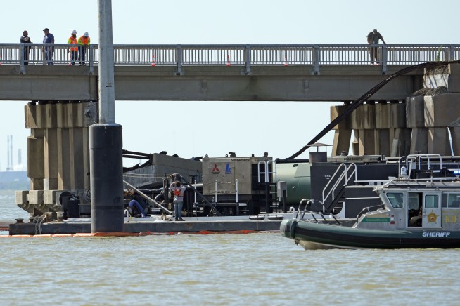Barge hits bridge connecting Galveston and Pelican Island, causing partial collapse and oil spill