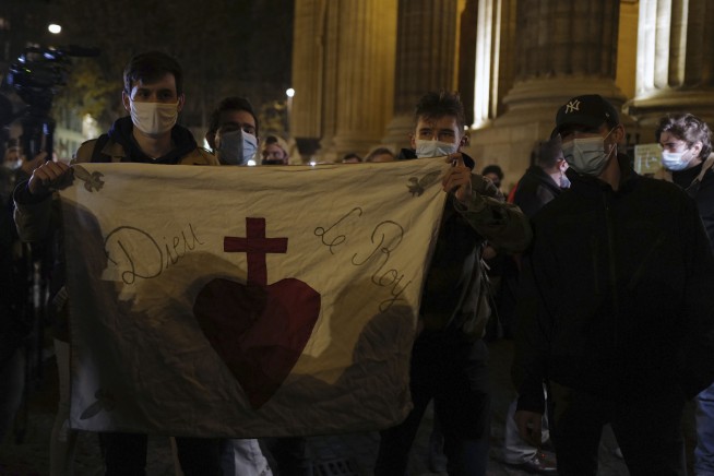 French Catholics protest for end to lockdown on Mass
