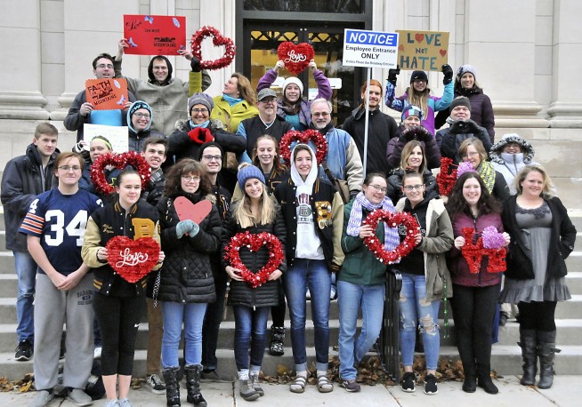 Photographer: Nazi salute image not meant to be offensive