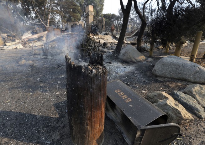 Death toll hits 25 from wildfires at both ends of California