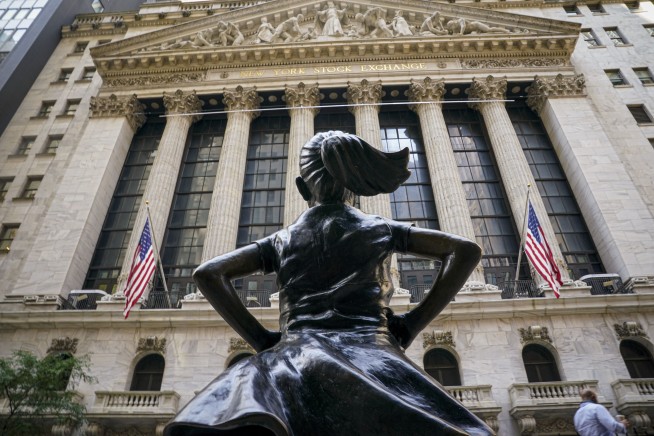 More blowout profit from tech companies push S&P 500 higher