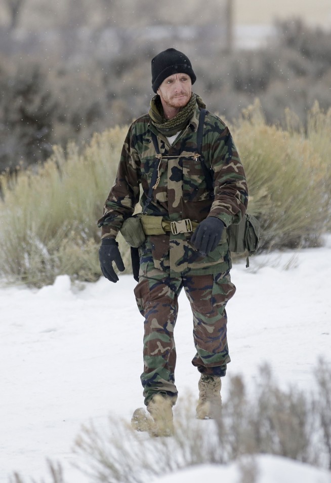 Leader of armed group wants land transfer, then will go home