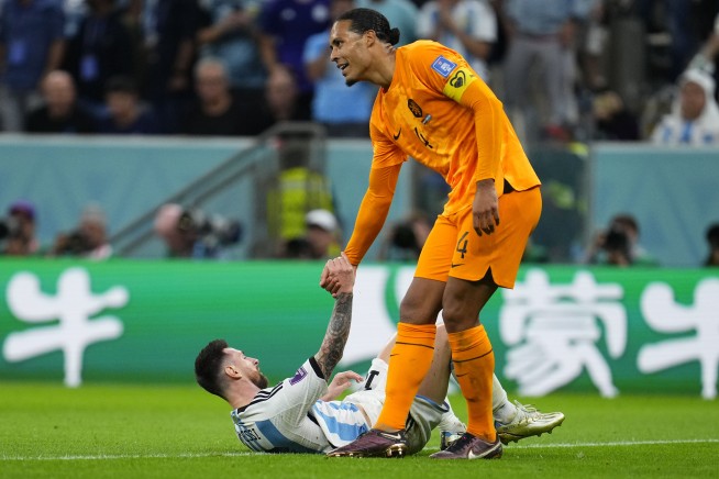 Messi, Argentina beat Netherlands on penalties at World Cup
