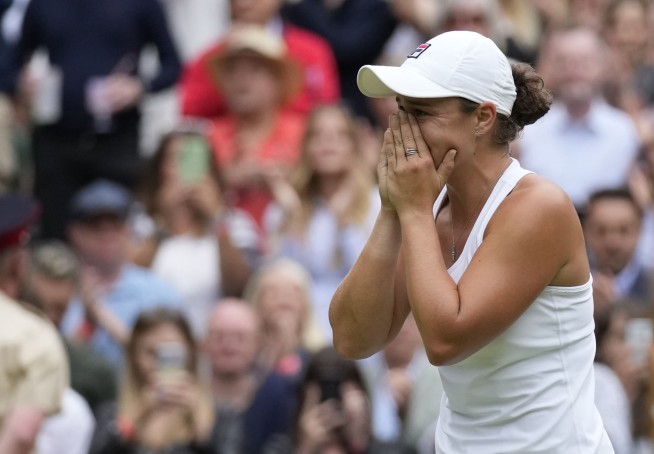 Barty beats Pliskova at Wimbledon for 2nd Grand Slam title