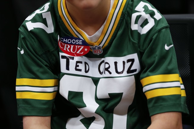 Trump calls on Kasich to quit race: 'He's taking my votes'